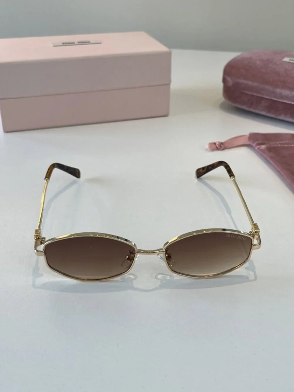 🥰Miu Miu🥰 Cat-Eye Sunglasses with Thin Frames